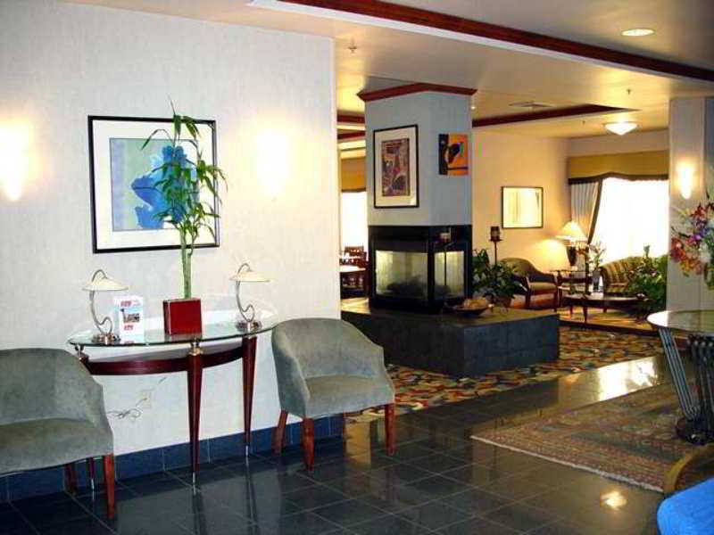 Hampton Inn & Suites Denver-Cherry Creek Interior photo